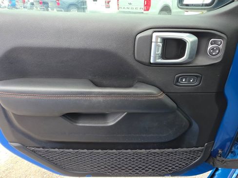 Used 2022 Jeep Gladiator Mojave w/ Cold Weather Group image 23