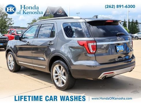 Used 2016 Ford Explorer XLT w/ Equipment Group 202A AWD/4WD image 3