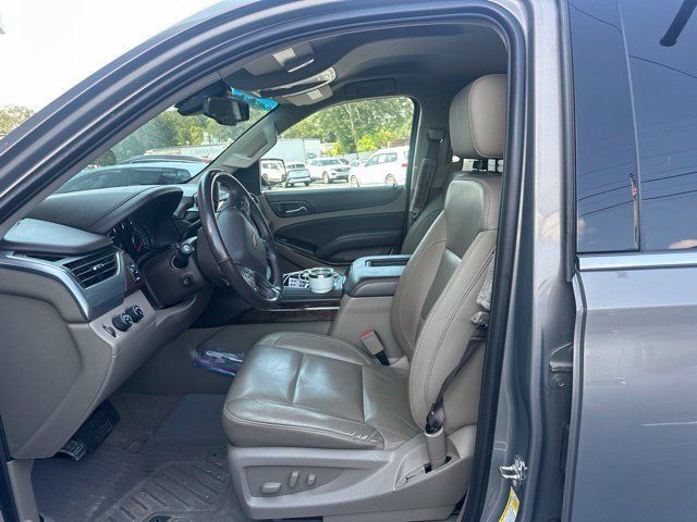 Used 2018 Chevrolet Suburban LT w/ Luxury Package AWD/4WD image 32