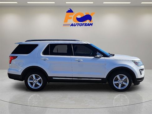 Used 2018 Ford Explorer XLT w/ Equipment Group 201A image 6