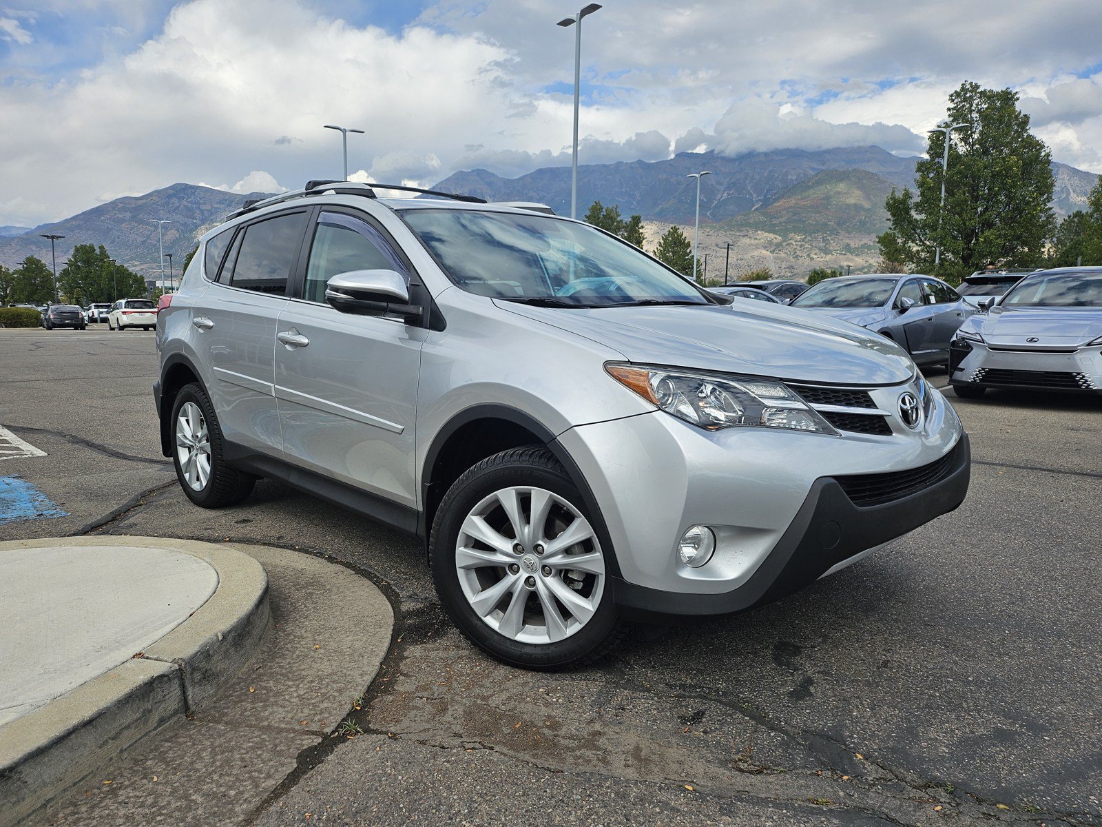 Used 2015 Toyota RAV4 Limited w/ Technology Package FWD image 3