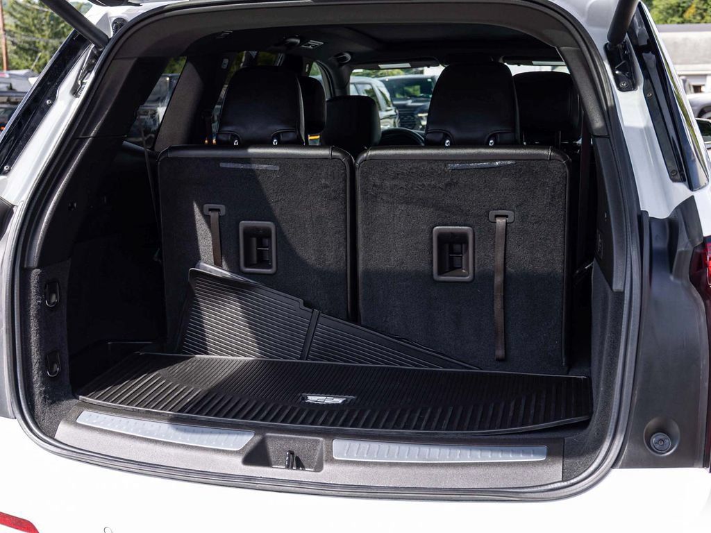 Used 2024 Cadillac XT6 Luxury w/ LPO, Floor Liner Package AWD/4WD image 36