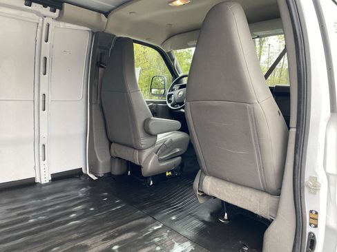 Used 2023 GMC Savana 2500 Extended w/ Driver Convenience Package RWD image 11