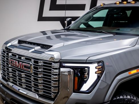 Used 2024 GMC Sierra 2500 Denali w/ Technology Package AWD/4WD image 21