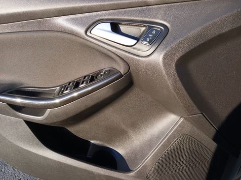 Used 2017 Ford Focus Titanium image 17