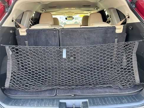 Used 2023 Toyota Highlander XLE image 31