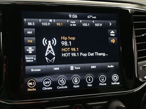 Used 2021 Jeep Grand Cherokee Laredo X image 14