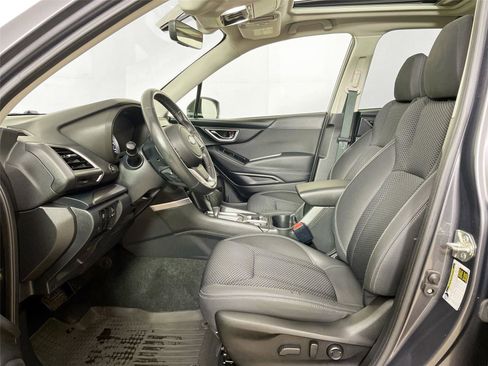 Used 2021 Subaru Forester Premium AWD/4WD image 5