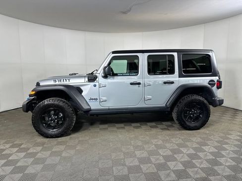 Used 2024 Jeep Wrangler Unlimited AWD/4WD image 6
