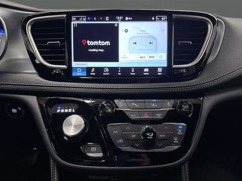 New 2026 Chrysler Pacifica Limited w/ Uconnect Theater Family Group image 9