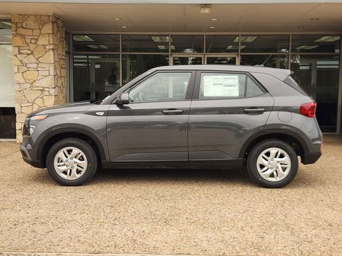 New 2026 Hyundai Venue SE FWD image 3