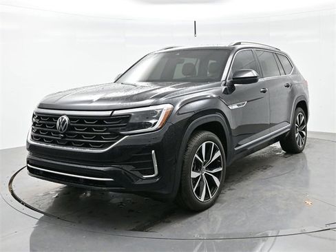 Used 2024 Volkswagen Atlas SEL Premium R-Line image 3