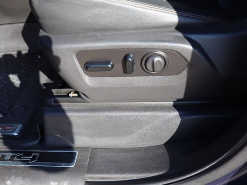 Used 2021 GMC Sierra 2500 AT4 w/ Snow Plow Prep/Camper Package image 10