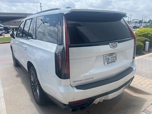 Used 2023 Cadillac Escalade V AWD/4WD image 4