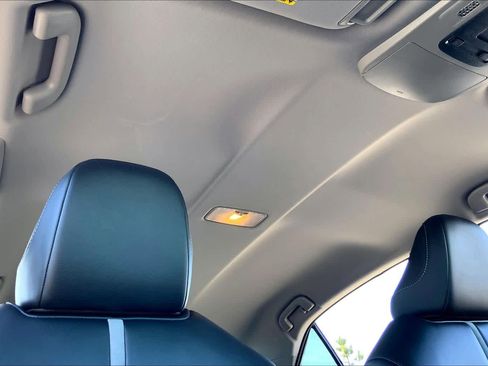 Used 2024 Toyota Camry SE image 13