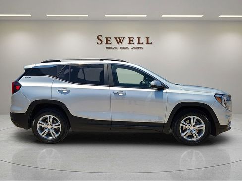 Used 2022 GMC Terrain SLE w/ Driver Convenience Package FWD image 6