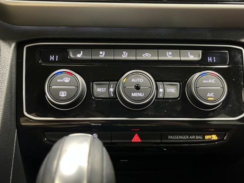 Used 2022 Volkswagen Atlas SEL Premium AWD/4WD image 18