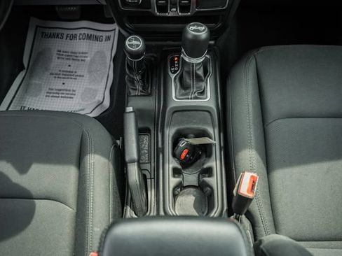 Used 2020 Jeep Wrangler Unlimited Sahara AWD/4WD image 39