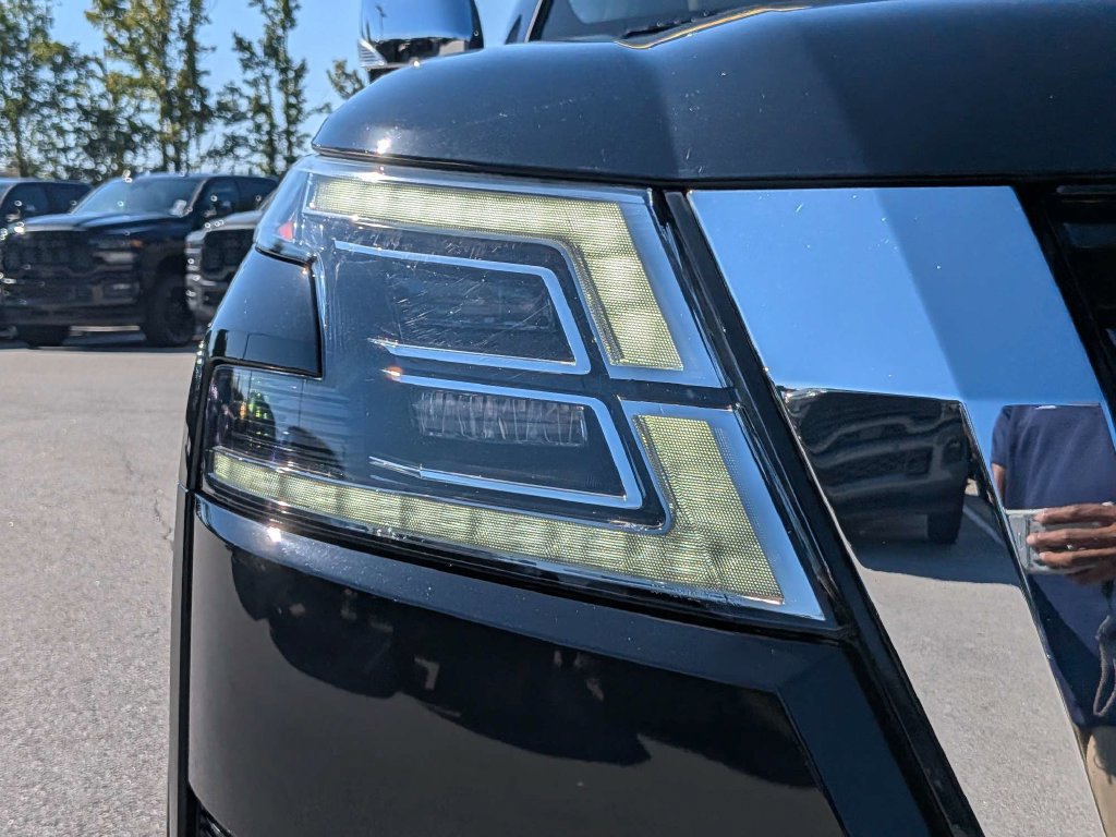 Used 2022 Nissan Armada Platinum w/ Captain's Chairs Package RWD image 9