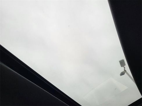 Used 2025 Cadillac XT5 Premium Luxury image 10