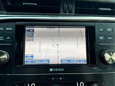 Used 2014 Toyota Avalon Limited w/ Technology Package FWD image 31