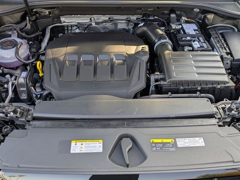 New 2025 Audi Q3 2.0T Premium image 12