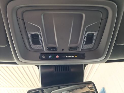 Used 2025 GMC Sierra 1500 SLT AWD/4WD image 35