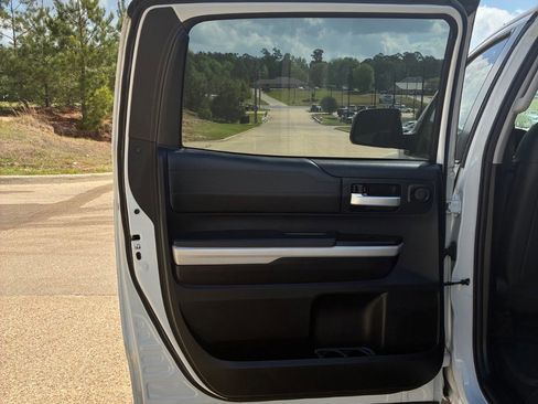 Used 2018 Toyota Tundra Limited image 8