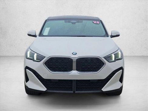 Used 2025 BMW X2 xDrive28i w/ Convenience Package AWD/4WD image 2