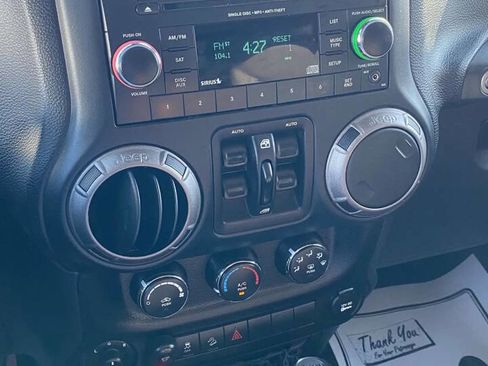 Used 2018 Jeep Wrangler Unlimited Sport S AWD/4WD image 13