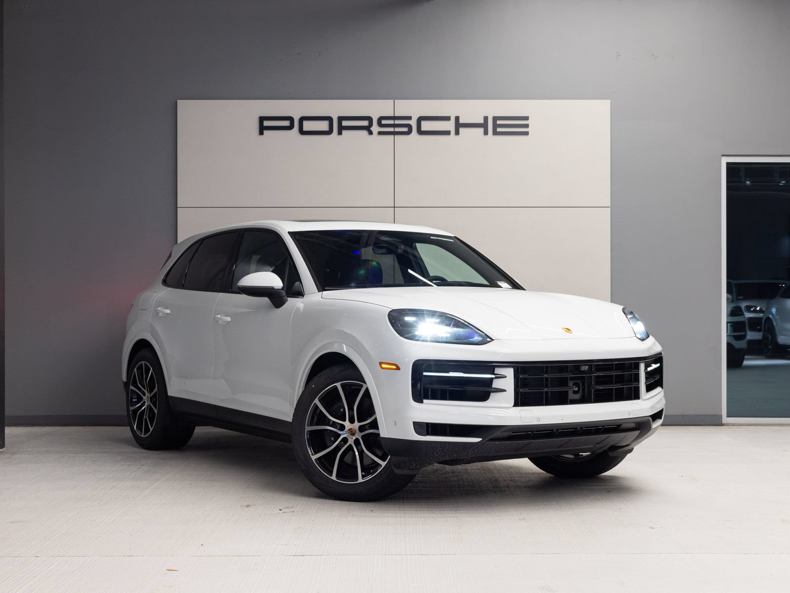 Certified 2026 Porsche Cayenne AWD/4WD image 9