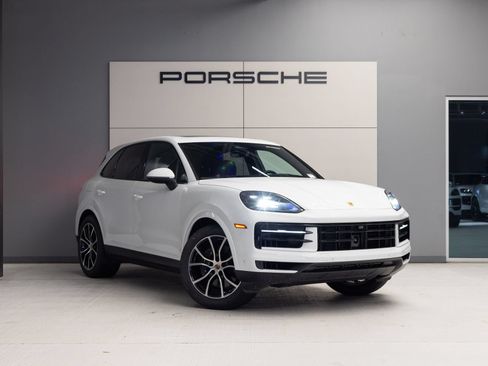Certified 2026 Porsche Cayenne AWD/4WD image 9
