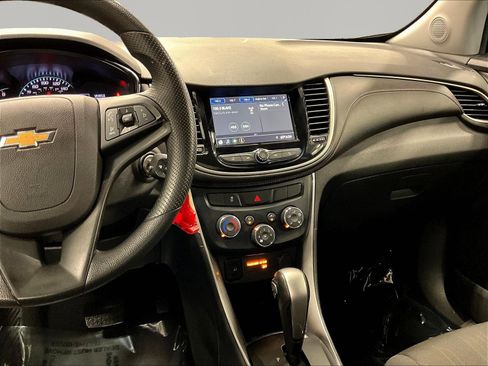Used 2019 Chevrolet Trax LT FWD image 9