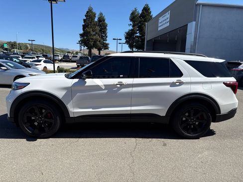 Used 2022 Ford Explorer ST w/ Equipment Group 401A RWD image 2