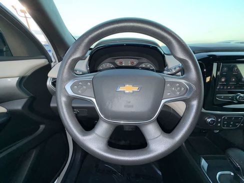 Used 2023 Chevrolet Traverse LS FWD image 15