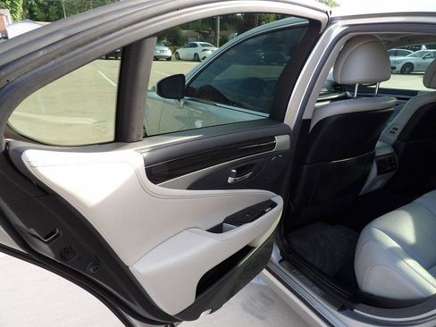 Used 2014 Lexus LS 460 w/ Comfort Package RWD image 29