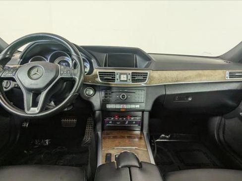 Used 2016 Mercedes-Benz E 350 Sedan w/ Premium Package image 24