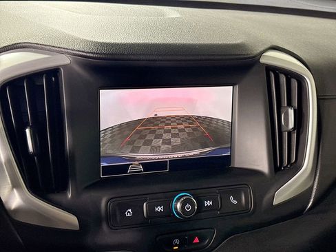 Used 2024 GMC Terrain SLE image 16