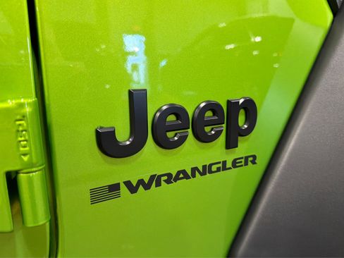 Used 2025 Jeep Wrangler Sport AWD/4WD image 41