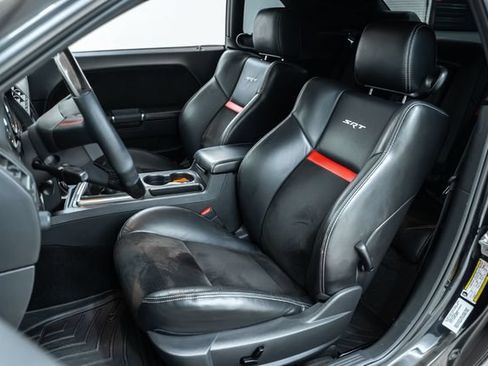 Used 2009 Dodge Challenger SRT8 w/ SRT Option Group II RWD image 19