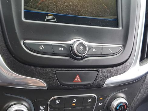Used 2019 Chevrolet Equinox LT FWD image 28