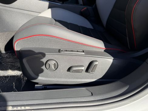 Used 2024 Volkswagen GTI SE w/ SE Leather Seats Package image 33