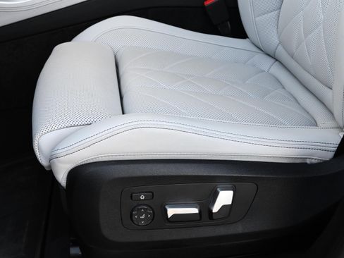 Certified 2025 BMW X5 xDrive40i w/ M Sport Package image 29