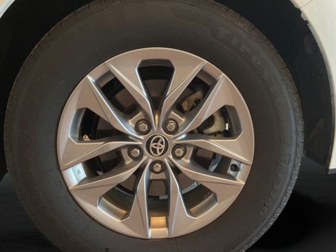 Used 2026 Toyota Sienna XLE FWD image 46