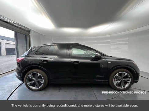 Used 2024 Audi Q4 e-tron Premium Plus w/ Premium Plus image 7