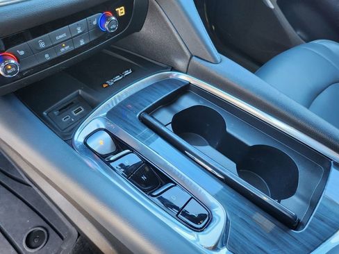 Used 2023 Buick Enclave Essence image 28