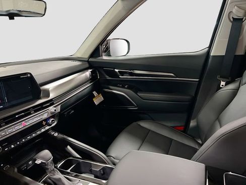 New 2025 Kia Telluride S image 25