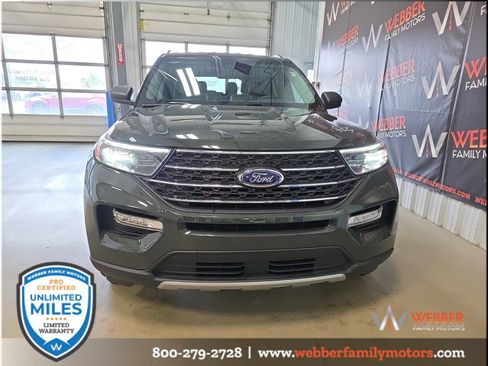 Used 2024 Ford Explorer XLT w/ Equipment Group 202A AWD/4WD image 2
