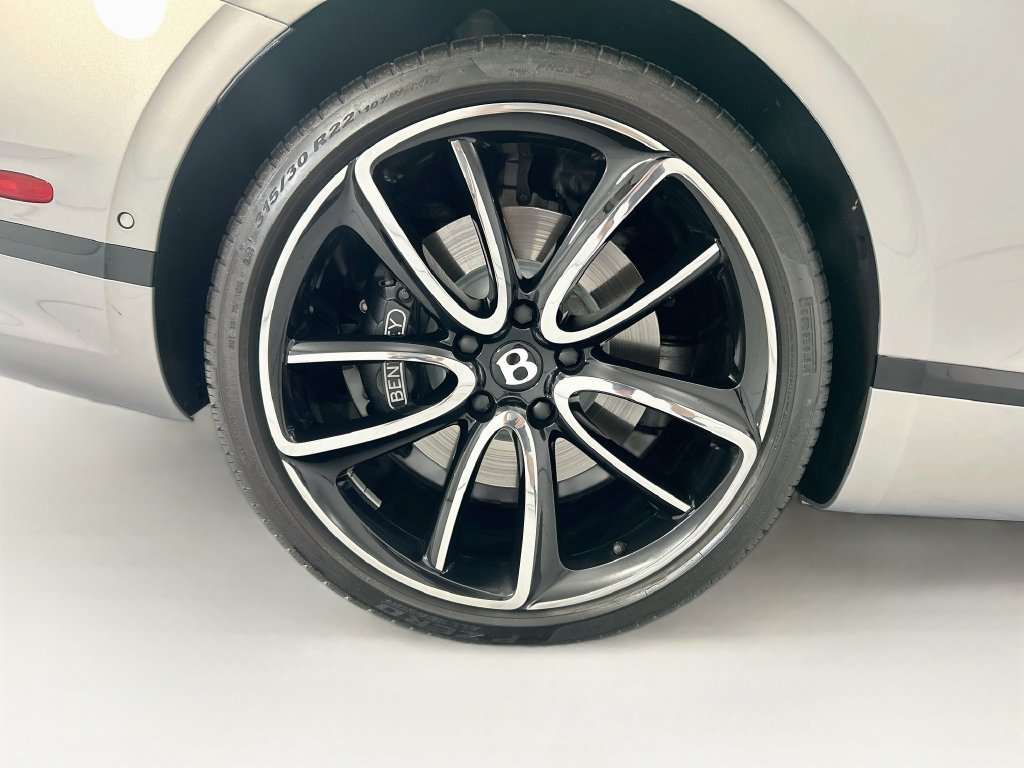 Used 2022 Bentley Continental GT AWD/4WD image 37