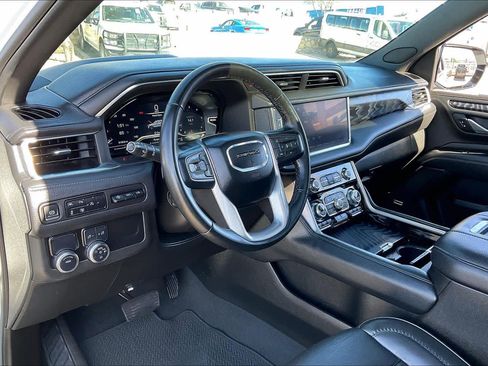 Used 2024 GMC Yukon XL Denali image 17